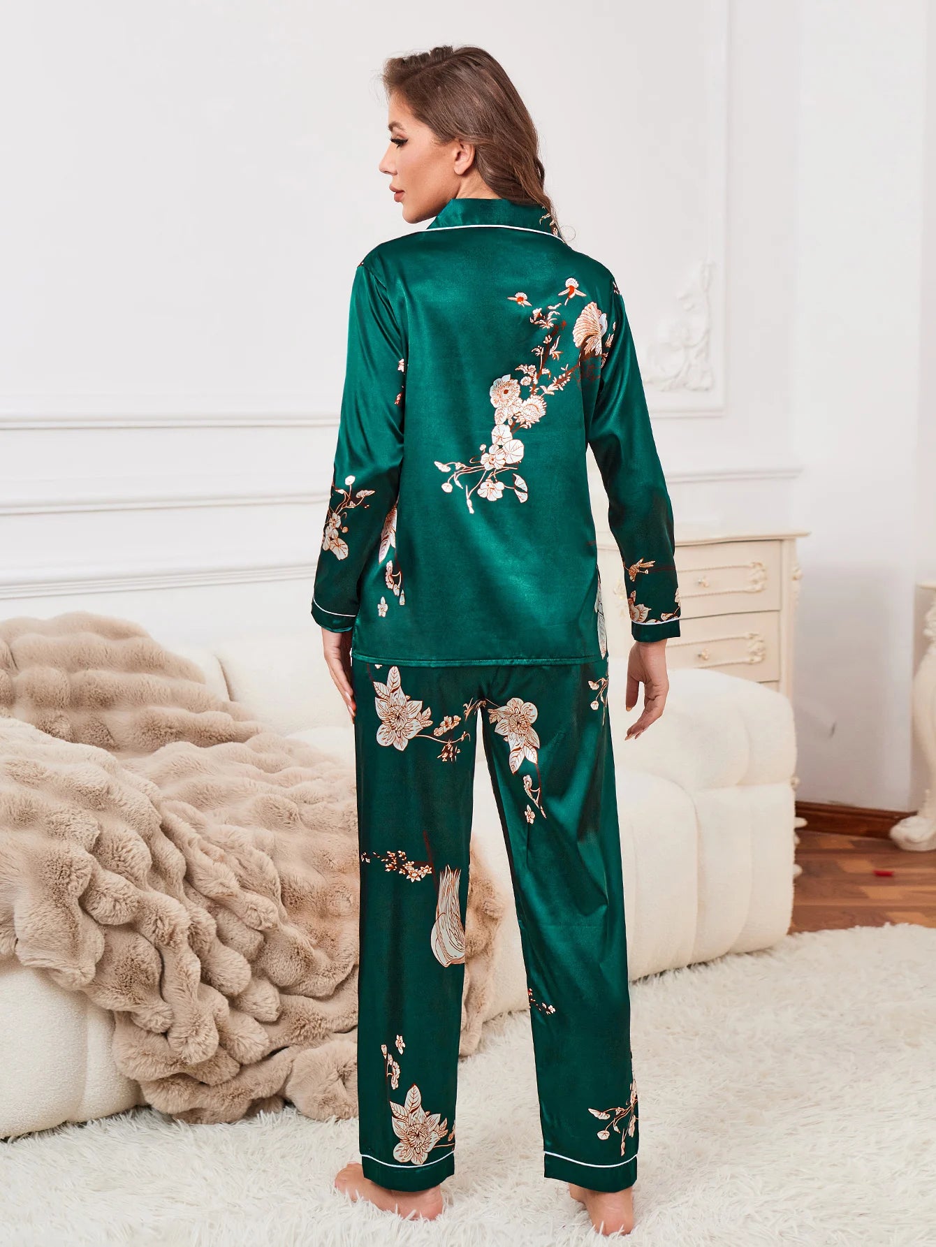 Pijama satinado floral para mujer – conjunto con camisa de botones y pantalón elegante