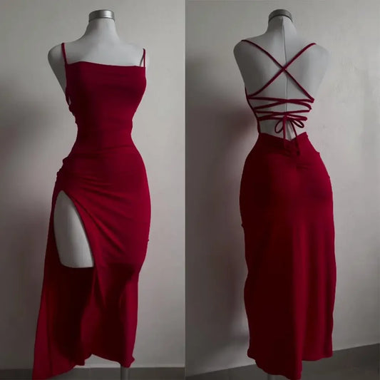 Vestido halter veraniego efecto “Spice Girl” – corte ajustado y estilo atrevido de alta tendencia