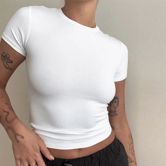 Camiseta ajustada Y2K para mujer – manga corta, cuello redondo y estilo sporty streetwear