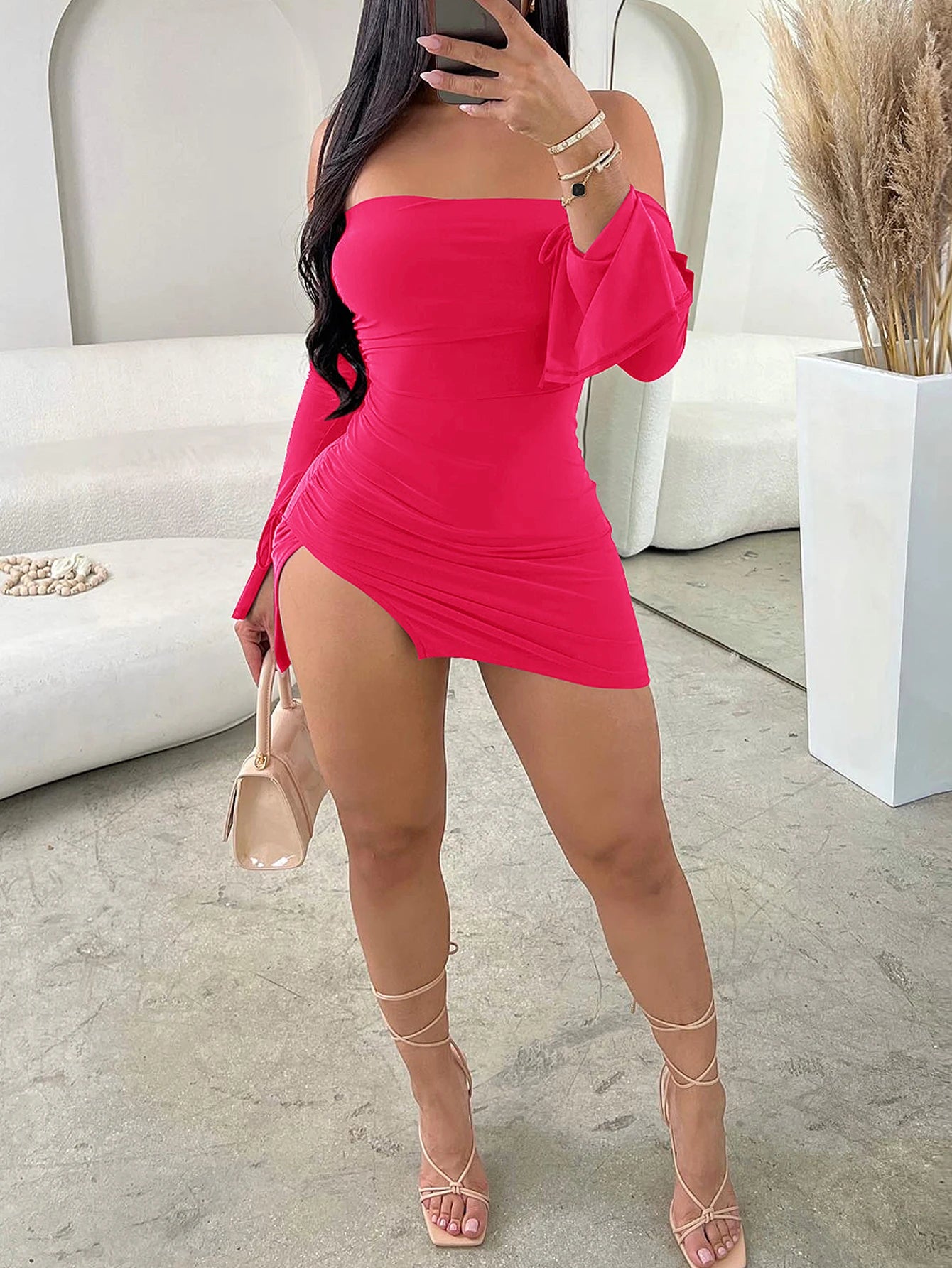 Vestido mini bodycon negro para mujer – sin tirantes, espalda descubierta y hombros caídos para fiesta